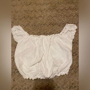 White crop top shirt 🤍